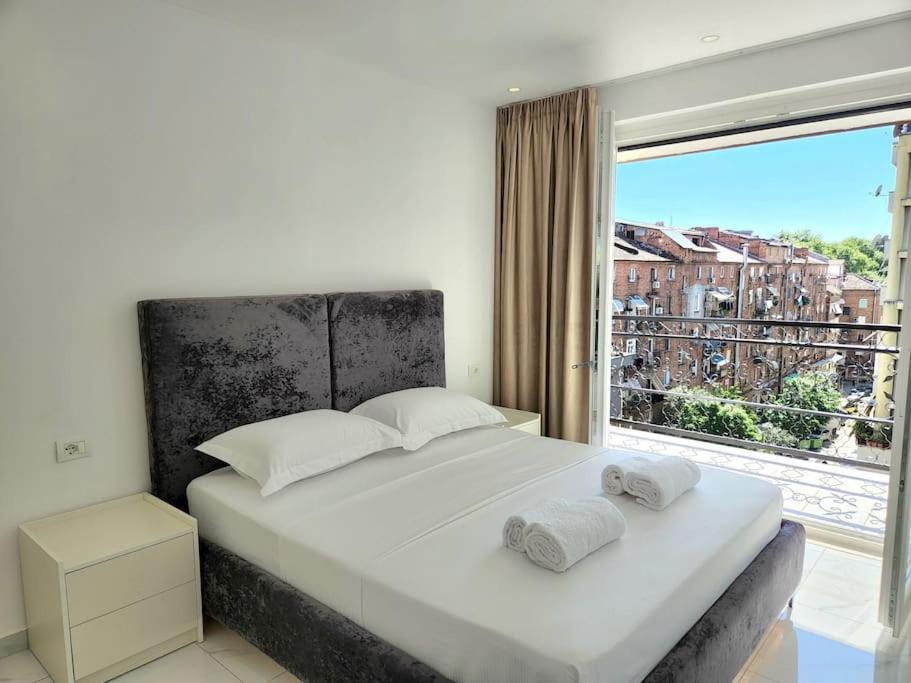 Tirana City Center Penthouse Oasis 外观 照片