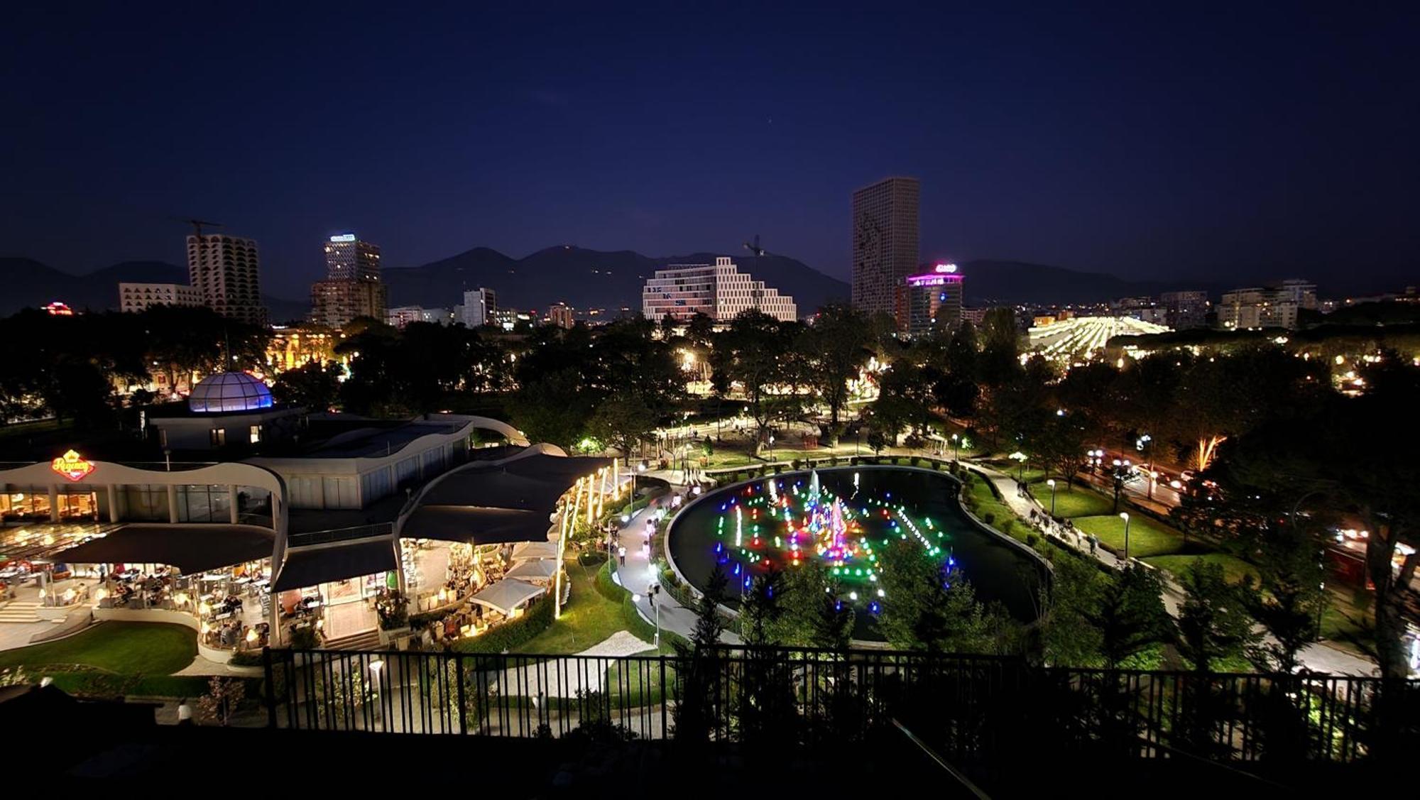 Tirana City Center Penthouse Oasis 外观 照片