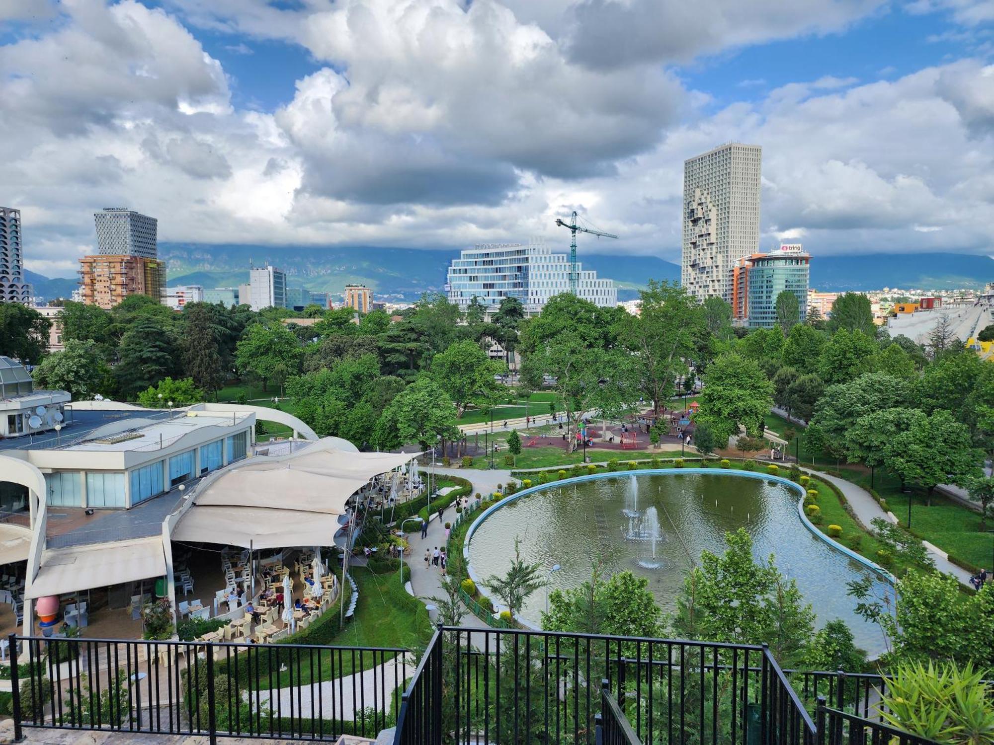 Tirana City Center Penthouse Oasis 外观 照片