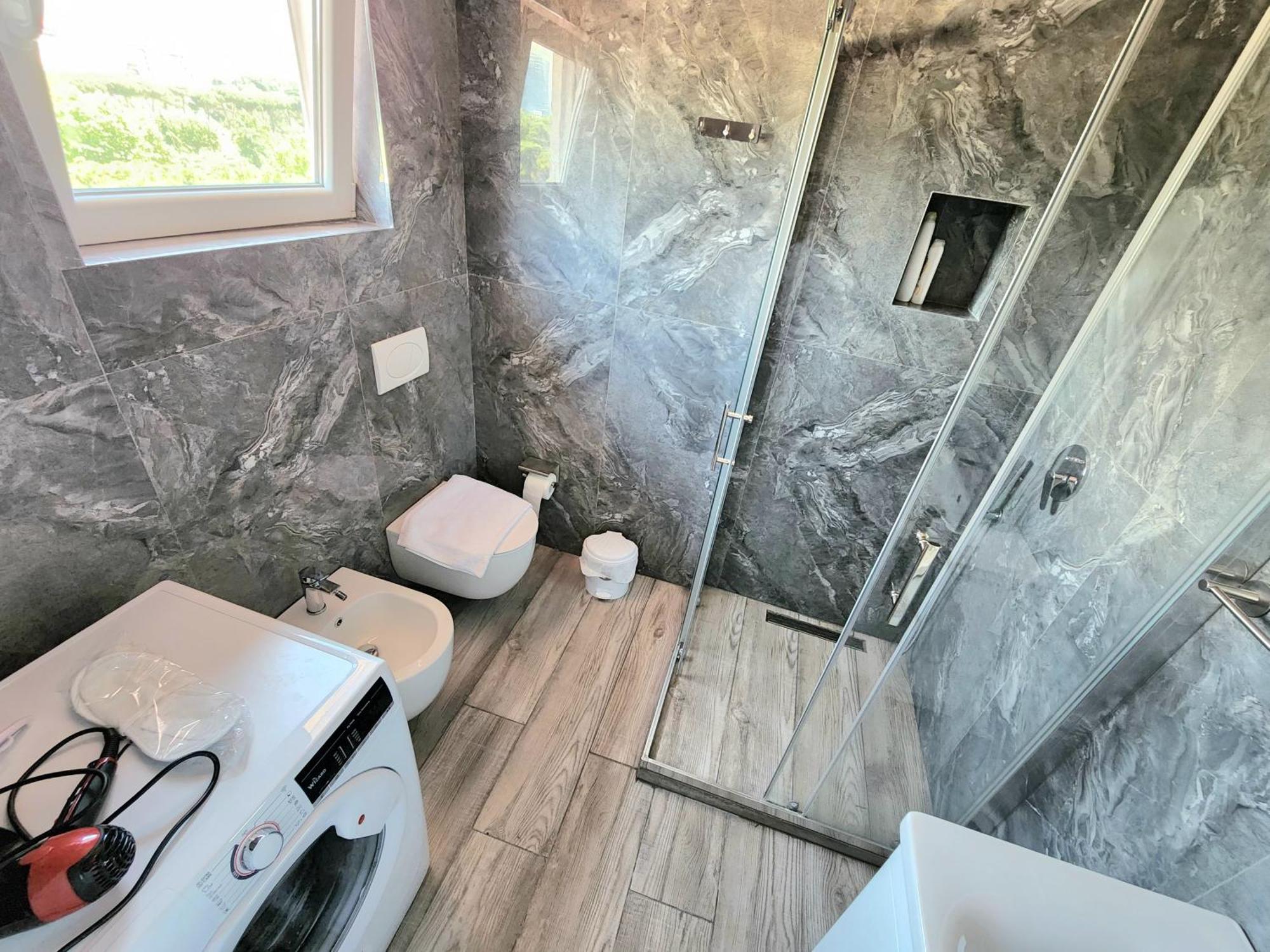 Tirana City Center Penthouse Oasis 外观 照片