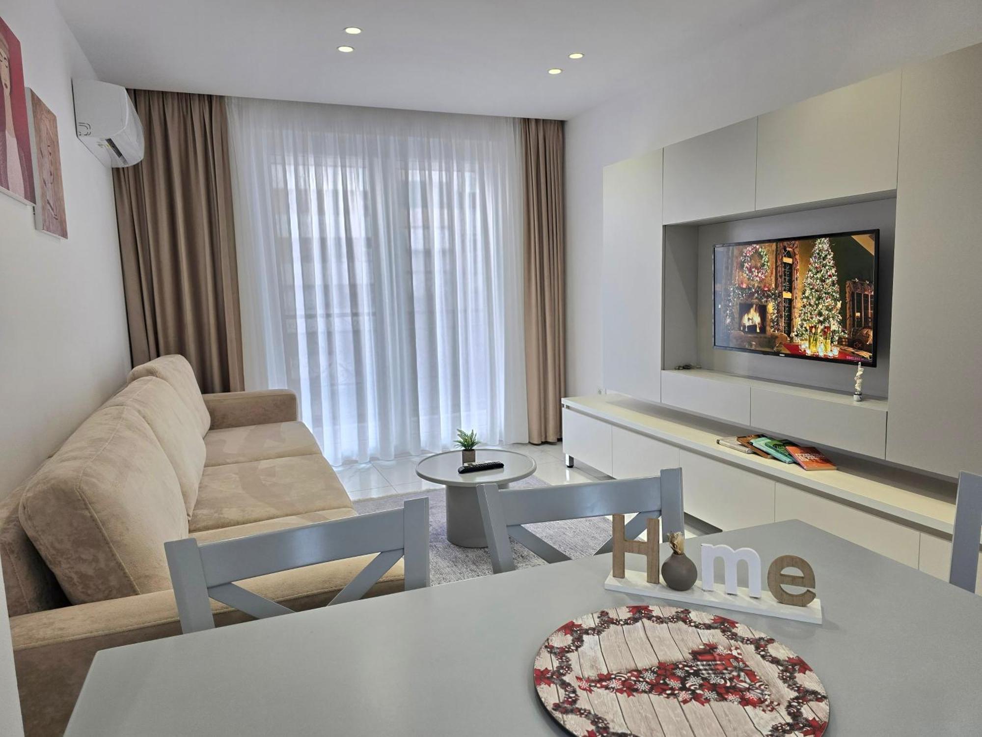 Tirana City Center Penthouse Oasis 外观 照片